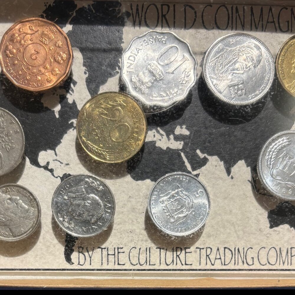 WORLD COIN MAGNETS